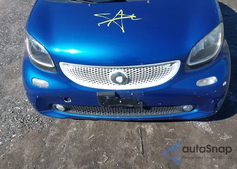 2016 Smart Fortwo Prime z USA, uszkodzony, nr VIN WMEFJ5DA2GK054813